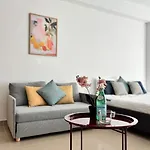 Sanctuary Comfort - Free Parking & Ac Apartament