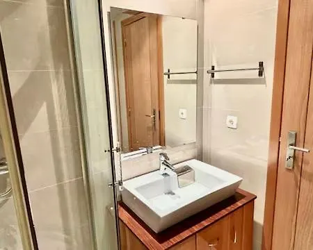 Sanctuary Comfort - Free Parking & Ac Apartment *