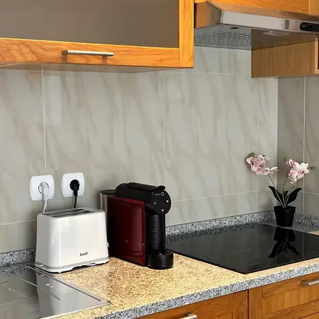 Sanctuary Comfort - Free Parking & Ac Apartment *