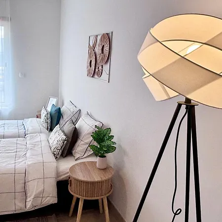 Apartment Sanctuary Comfort - Free Parking & Ac