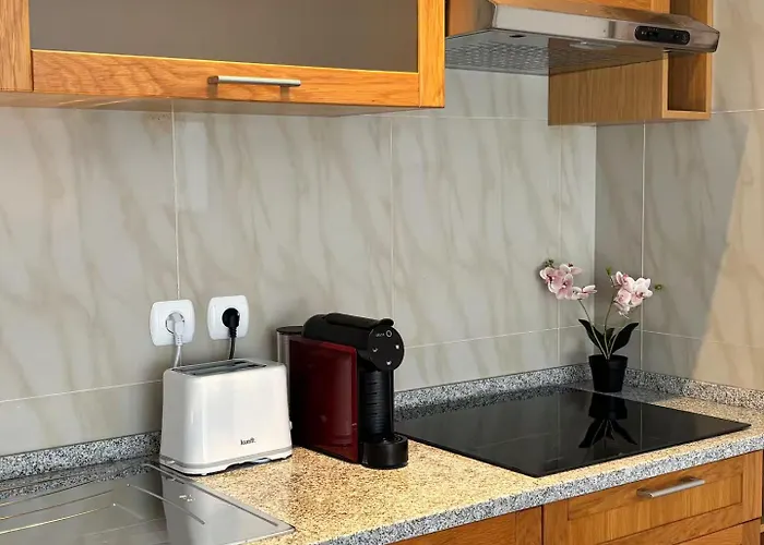 Sanctuary Comfort - Free Parking & Ac Apartment *