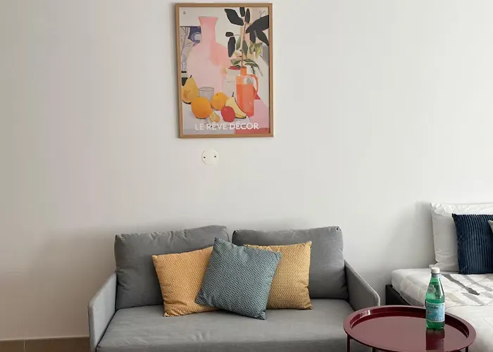 Sanctuary Comfort - Free Parking & Ac Apartment